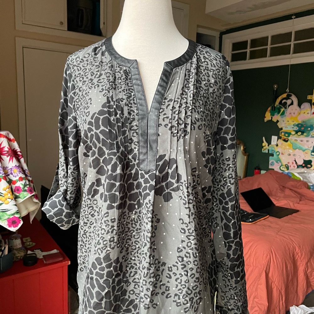 Daniel Rainn Gray Animal Print Tunic Top